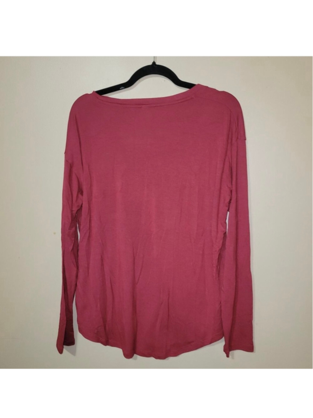Athleta Women's Cloud light Stratus Long Sleeve V-Neck Tee Red Size M - Picture 5 of 10